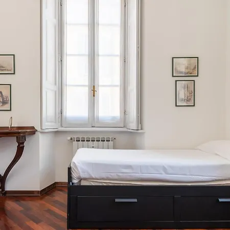 Spacious And Bright Three-room Just Few Steps From The Duomo * Milan