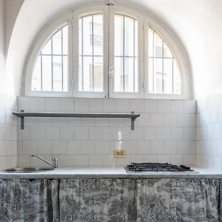 Spacious And Bright Three-room Just Few Steps From The Duomo * Milan