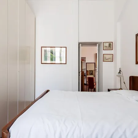 Apartman Spacious And Bright Three-room Just Few Steps From The Duomo *
