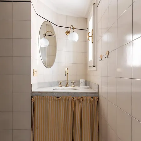 Spacious And Bright Three-room Just Few Steps From The Duomo * מילאנו