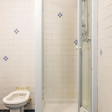 דירה Spacious And Bright Three-room Just Few Steps From The Duomo *