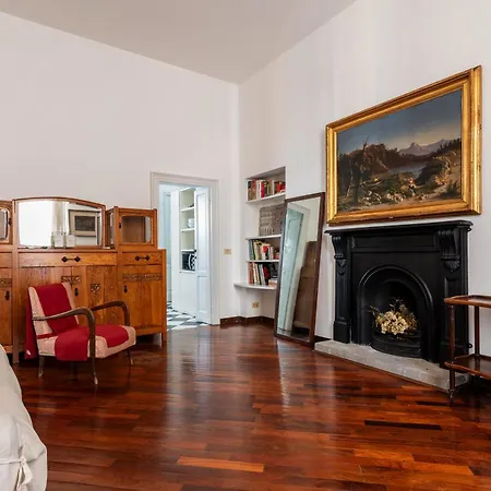 Spacious And Bright Three-room Just Few Steps From The Duomo Milan